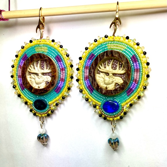 Beaded Beadwork Carved Antler Moose and Black/Ethiopian Opal Drop Earrings - Picture 10 of 10